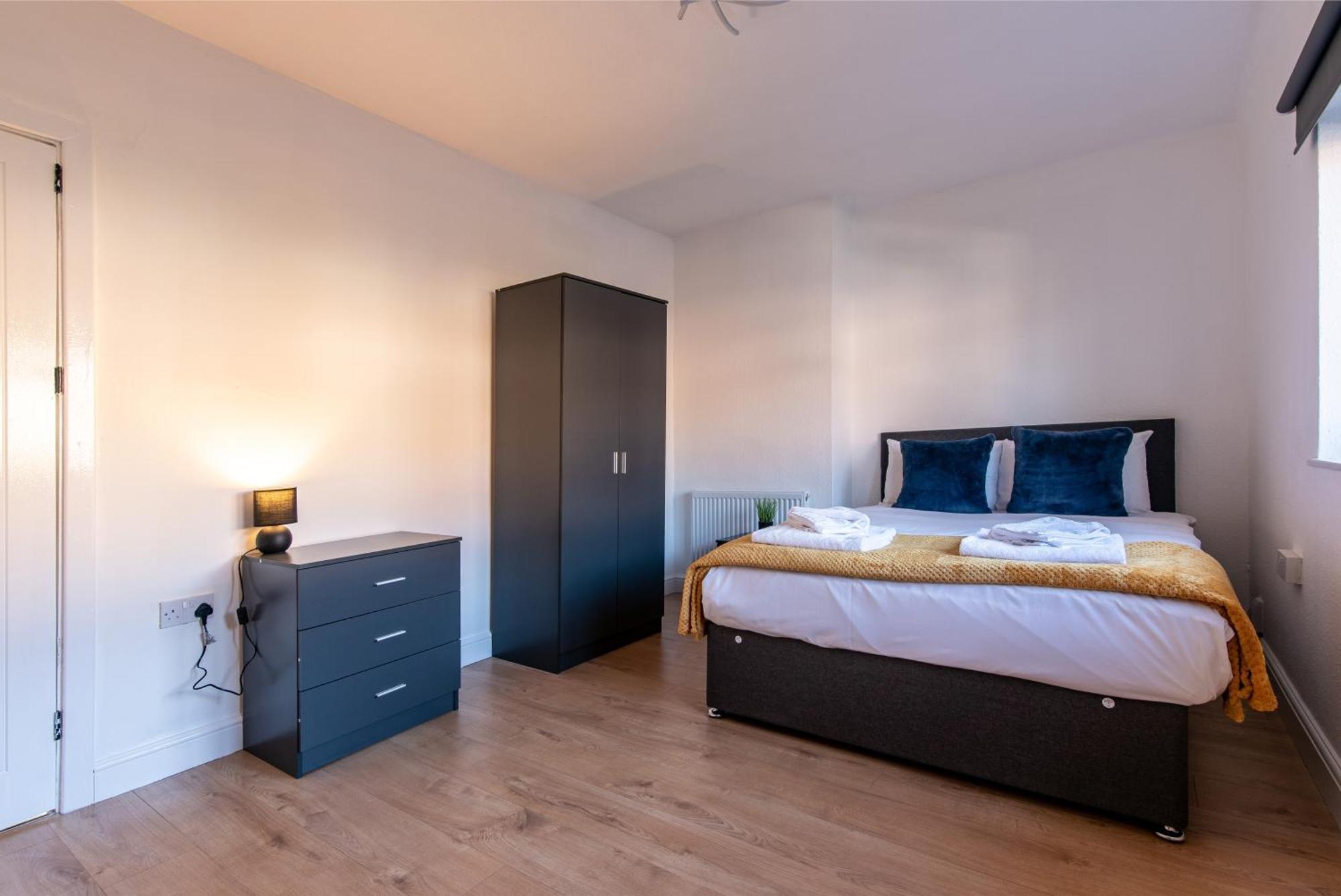 3br House, Wifi & Free On-street Parking * Nottingham